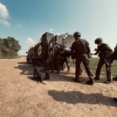Beispiel-Bild (simulierte Verletztenversorgung im Feld)